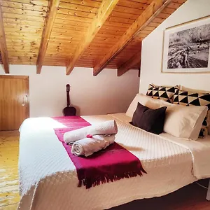 Homestay Attic Private Bedroom, Aljezur